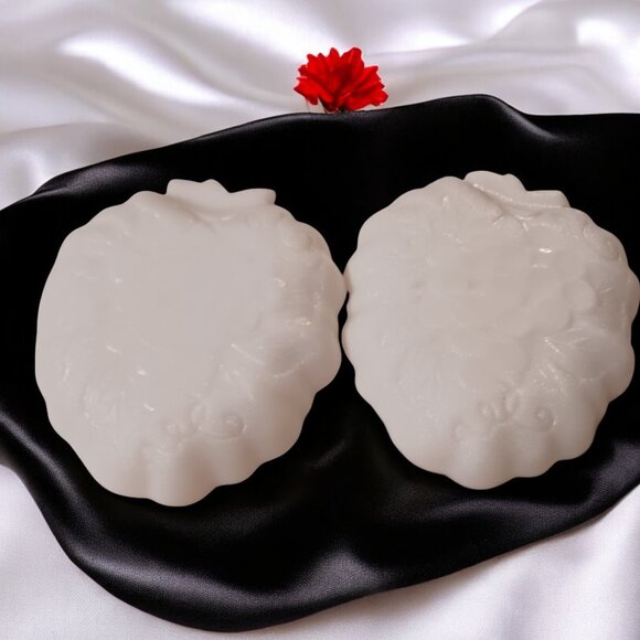 Vintage Hazel Atlas Milk Glass Strawberry Grape Candy Trinket Dishes – Set of 2 - Picture 4 of 13